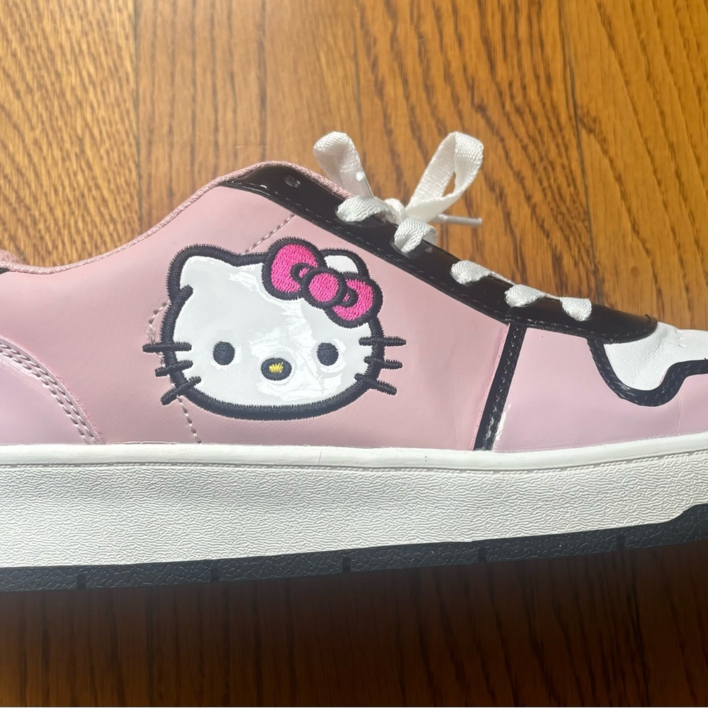 Hello Kitty By Sanrio Pink, Black & White Casual Court Sneakers Women’s Size 10 - Picture 5 of 14